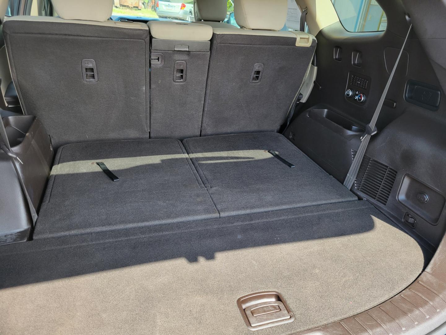 2015 Brown /Tan Hyundai Santa Fe GLS (KM8SMDHF7FU) with an 3.3L V6 engine, 6 Speed Auto transmission, located at 450 N Russell, Missoula, MT, 59801, (406) 543-6600, 46.874496, -114.017433 - Photo#8